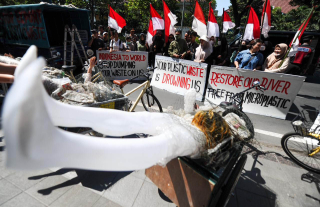 Sampah Impor Australia dan Jepang Memperburuk Lingkungan Jawa Timur