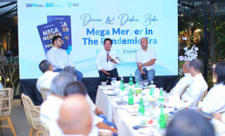 Buku Mega Merger In The Pandemic Era, Catatan Sejarah dan Referensi Pengembangan Perbankan Syariah