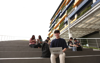 Petra Christian University Raih Gelar PTS Terbaik di Jawa Timur