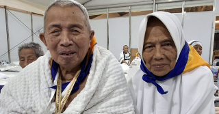 Nunggu 12 Tahun, Rusmiati dan Ngadnan Akhirnya Bisa ke Tanah Suci