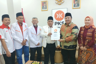 Dapat SK dari DPP PKS untuk Maju Cabup Jombang, Warsubi: Kita Berjuang Bersama untuk Masyarakat