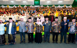 Khofifah Dorong Lulusan Pesantren Jadi Pembelajar Sejati