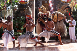 Keindahan Seni Barong Bali Mempesona Penonton dengan Keajaiban Budaya