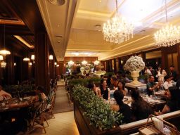 Mengusung konsep all day dining experience, Monsieur Spoon dan Dewata memberikan pengalaman kuliner sepanjang hari kepada pelanggan