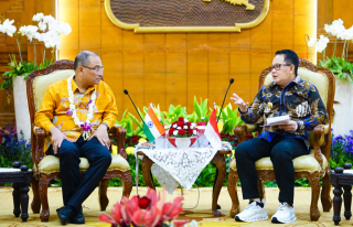 Dubes India Sandeep Chakravorthy Temui Pj Gubernur Jatim di Grahadi