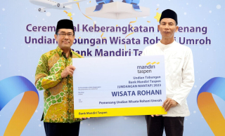 Bank Mandiri Taspen Gelar Pemberangkatan 8 Pasangan Nasabah Pemenang Undian Umroh