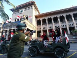 Gedung PTPN I Regional 4 menjadi salah satu jujugan paket wisata Kota Lama Surabaya yang Keliling Naik Jeep.