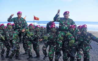 Komandan Brigif 2 Marinir Hadiri Upacara Pembaretan 461 Prajurit Muda Petarung Marinir