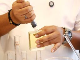 Heroes Parfum dikemas dengan apik sehingga bisa dibawa kemanapun