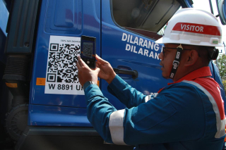 Sekarang Dengan QR Qode Bisa Lacak Mobil Tangki BBM Industri Milik Pertamina