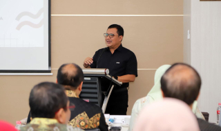 Rektor Untag Surabaya Prof Nugroho Raih Academic Leader 2024