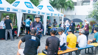 Tunjungan Loop: BRI Branch Office Mulyosari Ajak Komunitas Olahraga Gowes Seru