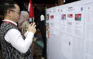 Rangkaian Peserta Election Visit Program KPU Jatim Kunjungi Tempat Pemungutan Suara