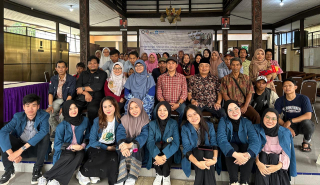 Fakultas Farmasi UNAIR Inisiasi Pembentukan Pojok Herbal di Desa Pulungdowo untuk Tingkatkan Ekonomi