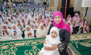 Haul Keluarga Khofifah Dihadiri 4 Ulama Besar Mesir dan 3000 Jamaah Muslimat NU