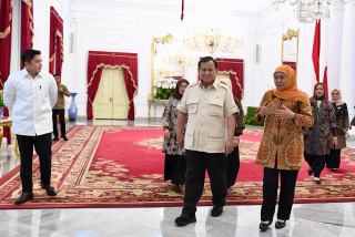 Istimewa, Khofifah Sampaikan Undangan Khusus untuk Presiden Prabowo Membuka Kongres XVIII Muslimat NU di Surabaya