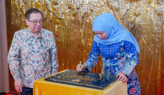 Khofifah Resmikan Han Palace dan Legacy Ballroom di Surabaya, Optimis Perkuat Sektor MICE Jatim