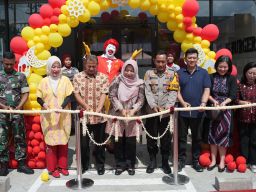 Seremoni pembukaan restoran restoran terbarunya di Kabupaten Jombang, Jawa Timur pada Sabtu, 22 Februari 2025.
