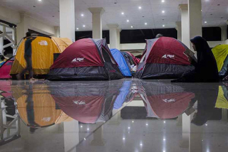 Fenomena Iktikaf Kreatif Dengan Mendirikan Tenda di Masjid