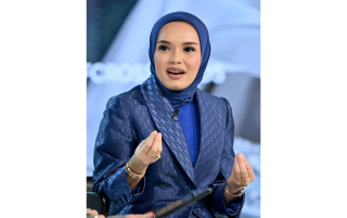Linda Anggrea Gaungkan Suara Modest Fashion Asia Tenggara ke Panggung Global BoF Crossroads