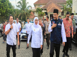 Bersama Kemensos RI, Gubernur Khofifah Optimis Sinergi dengan Pilar Sosial Turunkan Kemiskinan Ekstrem