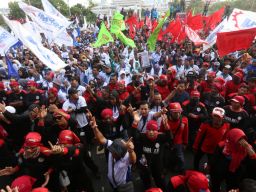 Memuliakan Pekerja, Menjunjung Kehormatan Buruh