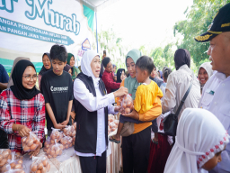 Masyarakat Singosari Malang Antusias Serbu Pasar Murah Pemprov Jatim