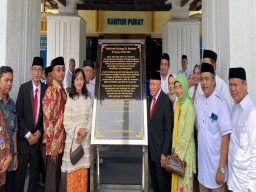 Api Perjuangan Dr. Soetomo Menyala di UNITOMO! Dukungan Keluarga Meneguhkan Amanah Sejarah!