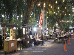 Mercure Surabaya Grand Mirama Menggelar Pawon Darmo, Hadirkan Cita Rasa Kampung Halaman di Car Free Day Surabaya
