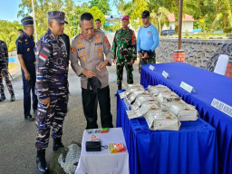Terkait adanya rencana penyelundupan Narkoba, Komandan Lanal Nunukan memerintahkan untuk dilakukan Patroli serta Pengawasan di perairan Karang Unarang.