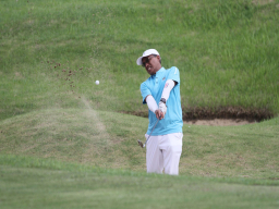 Di Surabaya, sekitar 35 peserta, sebagian besar alumni Universitas Airlangga yang aktif di komunitas golf Jawa Timur, turut berpartisipasi.