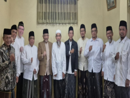 Kang Irwan dan Presiden PKS Sowan ke Gus Baha dan Para Kiai Sepuh di Rembang