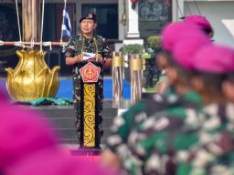 Pangkoarmada II menekankan kepada seluruh prajurit untuk terus menanamkan semangat disiplin dan dedikasi yang tinggi sebagai jati diri seorang prajurit, marilah bersama-sama mengukir prestasi gemilang untuk bangsa Indonesia.