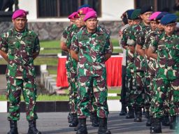 Komandan Brigif 2 Marinir Kolonel Marinir Daniel Tarigan mengikuti Apel Gabungan TNI - POLRI Wilayah Kogartap III/Surabaya Semester I Ta. 2025