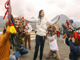 Eksotika Bromo 2025: Tari Tradisional Berpadu Gerak Modern, Hadirkan Spektakuler di Alam