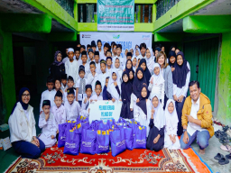PTP Nonpetikemas Sebar 100 Paket Sembako di Yayasan Yatim Piatu, Rayakan Pelindo Day 2025