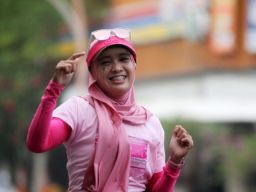 Setiap langkah kaki peserta Pink Fun Run 2025 berkontribusi nyata bagi komunitas disabilitas di Surabaya.
