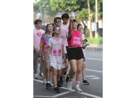 Mengusung tema "Let's Party, Run, and Charity," Pink Fun Run 2025 menawarkan pengalaman lari yang berbeda.