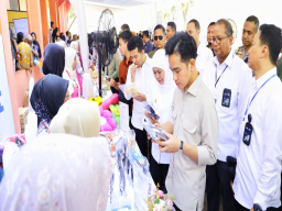 Gubernur Khofifah: Program PNM Mekaar Memberikan Solusi Bagi Masyarakat yang Kesulitan Mengakses Layanan Perbankan