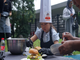 Antusiasme Anak-anak Ikuti Demo Masak My Little Chef di Kokoon Hotel Banyuwangi