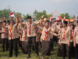 Ribuan Pramuka Sidoarjo Kobarkan Semangat Kebersamaan di Hari Pramuka ke-64