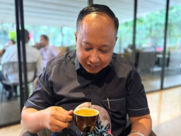 Ngopi Sore: Pulang dalam Kenangan, di Ujung Senja Jakarta