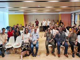 Strategi Hemat Biaya Logistik Hingga 50%, CEO Talk Bahas Evolusi dari Solar ke Listrik