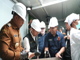 Pemprov Jatim Dorong Percepatan Serapan Gula Petani, Wakil Gubernur Jatim Emil Dardak Tinjau PG Gending PT SGN