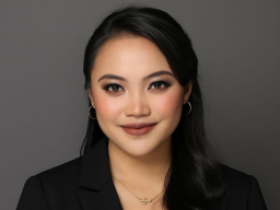 Menjaga Karier, Mengembangkan Usaha, dan Menjadi Ibu Rumah Tangga. Grizca Aloyvia, Sosok Perempuan Tangguh dan Berdaya