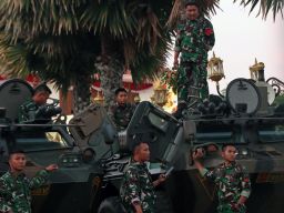 Kehadiran personel TNI diharapkan dapat memberikan rasa aman dan nyaman bagi warga Surabaya. Foto: M Iffan Maulana/Ayojatim