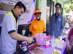 Melalui PDB, Unitomo Angkat Potensi Lokal: Dari Es Krim Jambu Biji hingga Batik Tanjungbumi