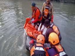 Pria Yang Lompat Ke Sungai Jagir Surabaya Telah Ditemukan, Warga Tenggilis Surabaya