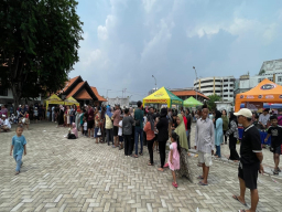 Inspiratif: Autogarage Ajak Pelaku Usaha Berbagi di Puncak Perayaan 25 Tahun, 6.000 Warga Surabaya Pesta Kuliner Gratis