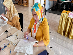 Gandeng Komunitas ISIK, Dafam Pacific Caesar Surabaya Ajak Masyarakat Lestarikan Budaya Melalui Ngebatik